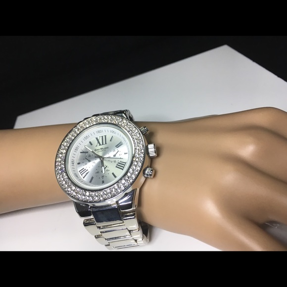 Watch - Picture 2 of 4